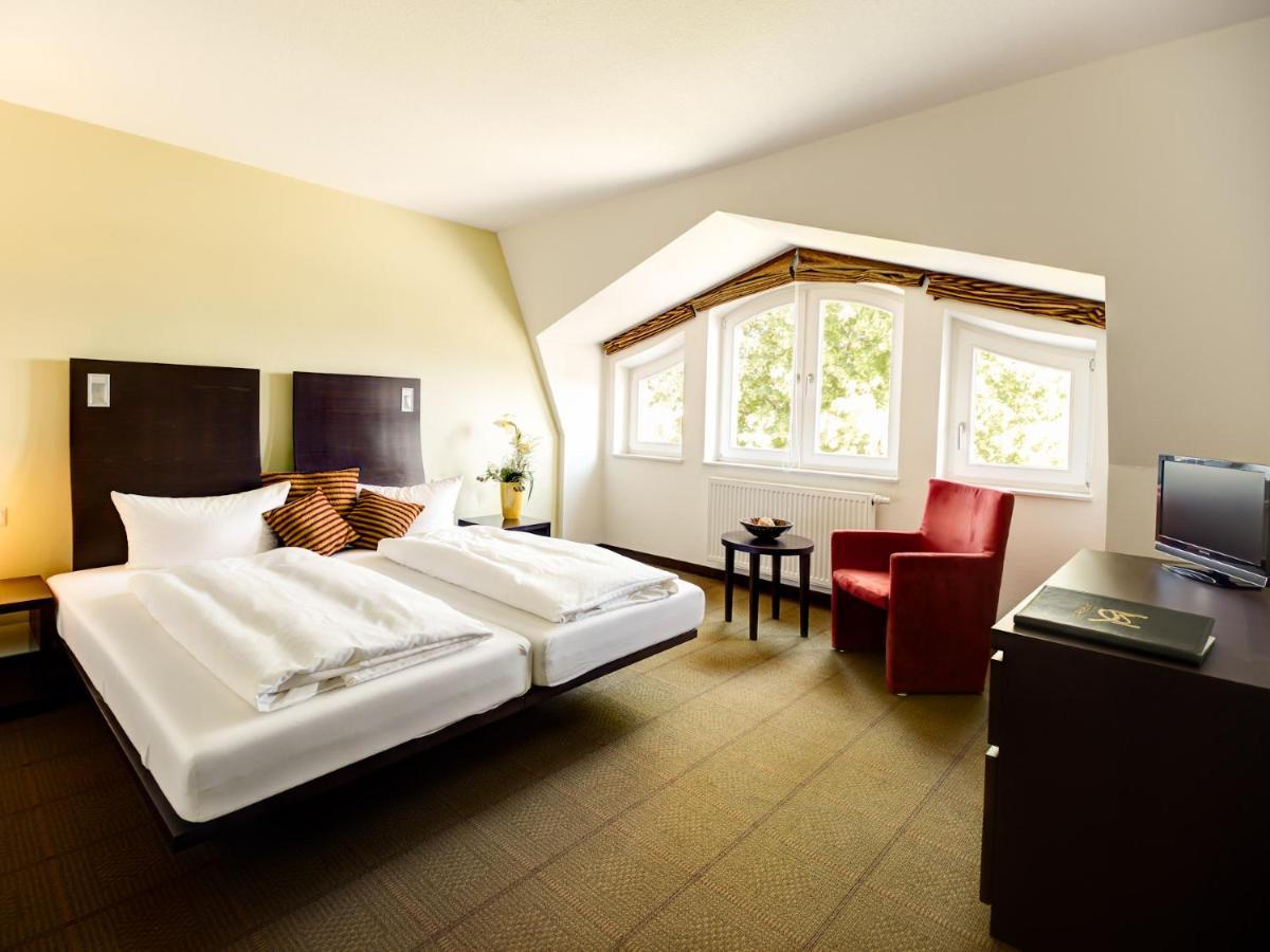 Germania Hotel Am Schlosspark Meyenburg  Eksteriør bilde