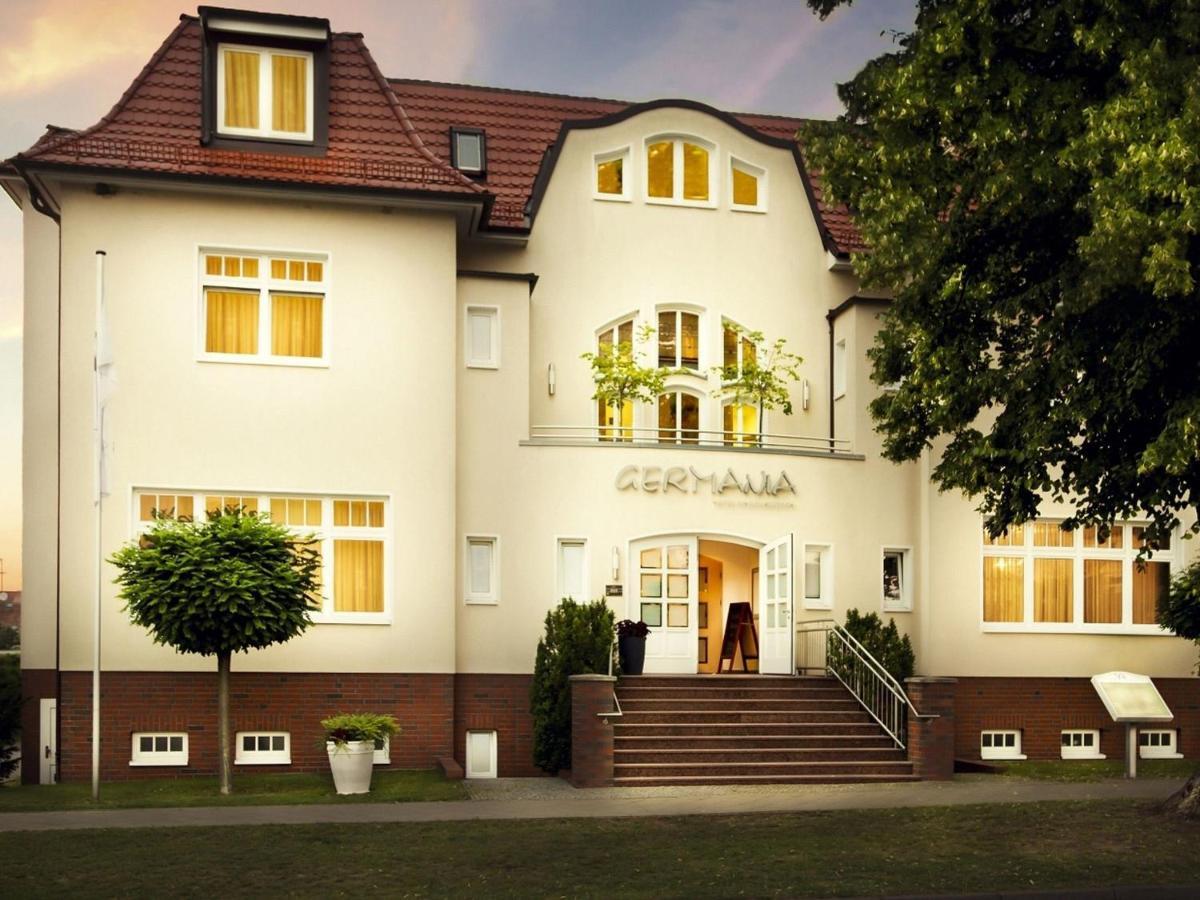 Germania Hotel Am Schlosspark Meyenburg  Eksteriør bilde
